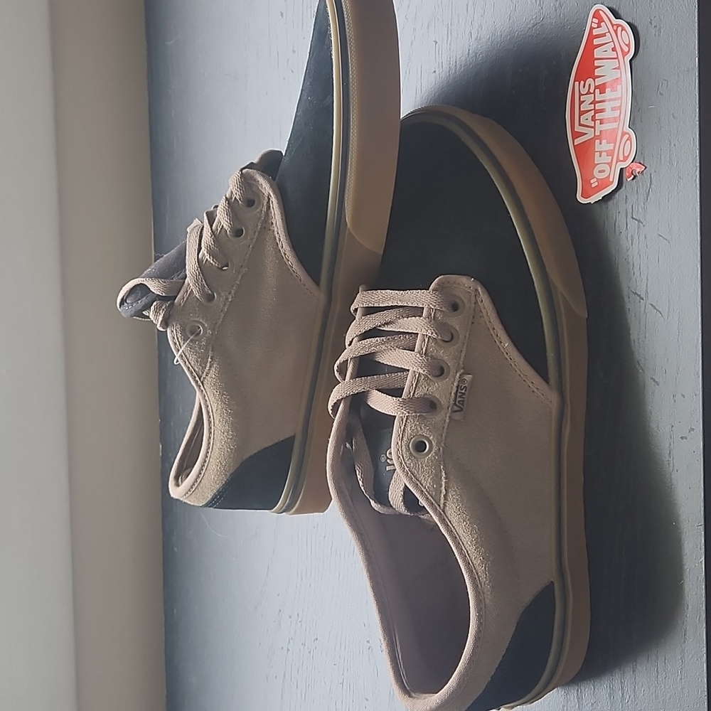 Vans 8.5 Mens shoes Never Worn